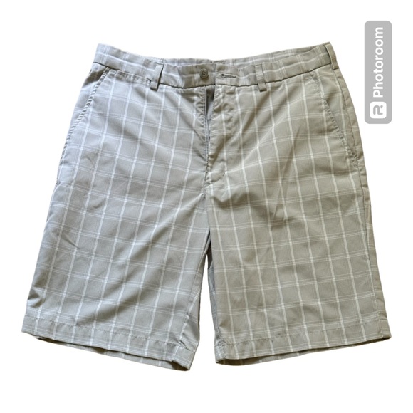 PGA Tour Other - PGA Tour‎ Performance Golf Shorts. Gray Plaid 4 Pockets Belt loops. Men’s 32.